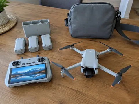Дрон DJI Mini 4 Pro Fly More Combo, 3 батареи