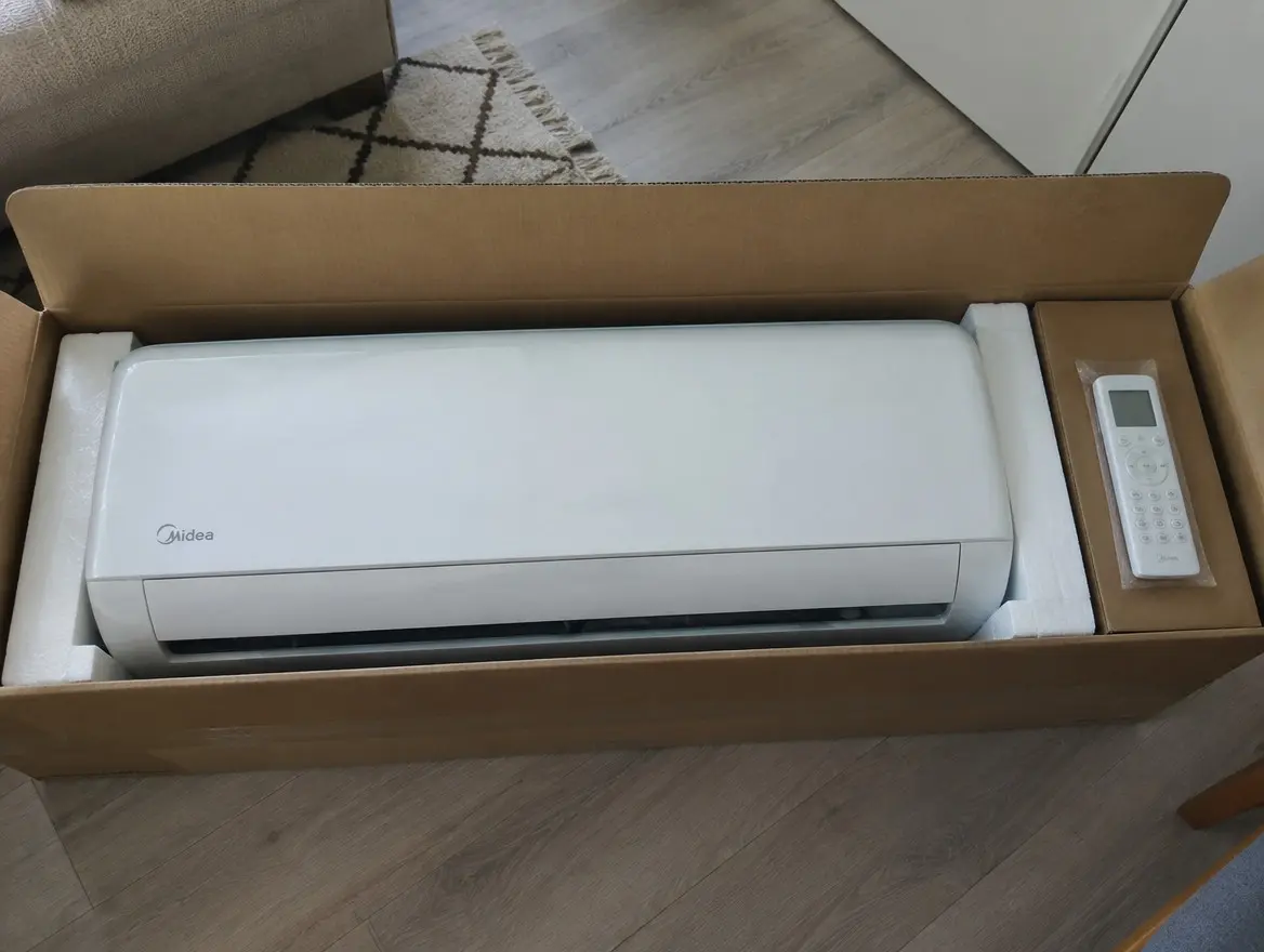 Кондиционер Midea 12 (до 35 м²), инвертор, с установкой — фото 1