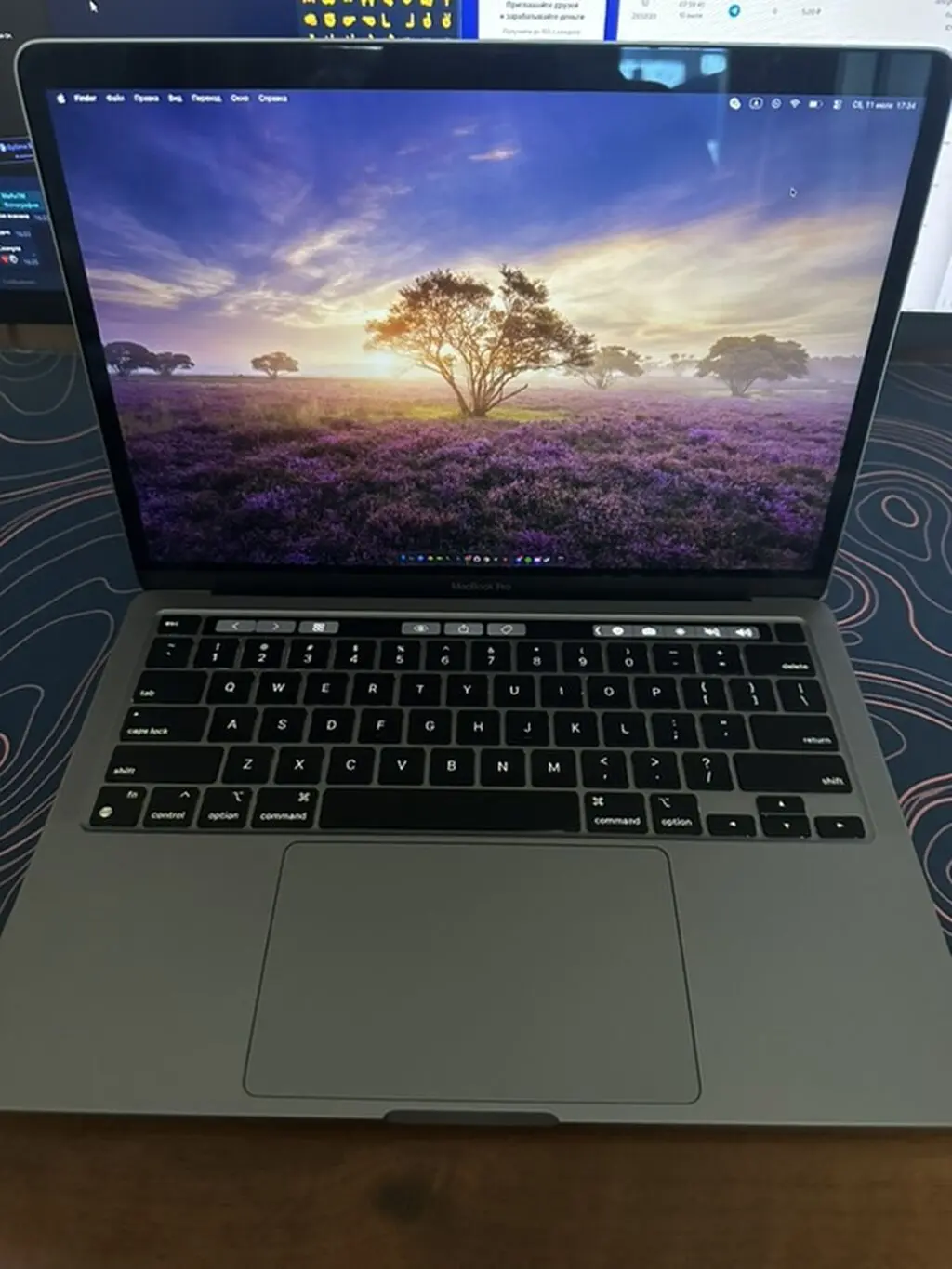 Apple MacBook Pro 13" (серый космос) с Touch Bar общая память 256 гб — фото 1