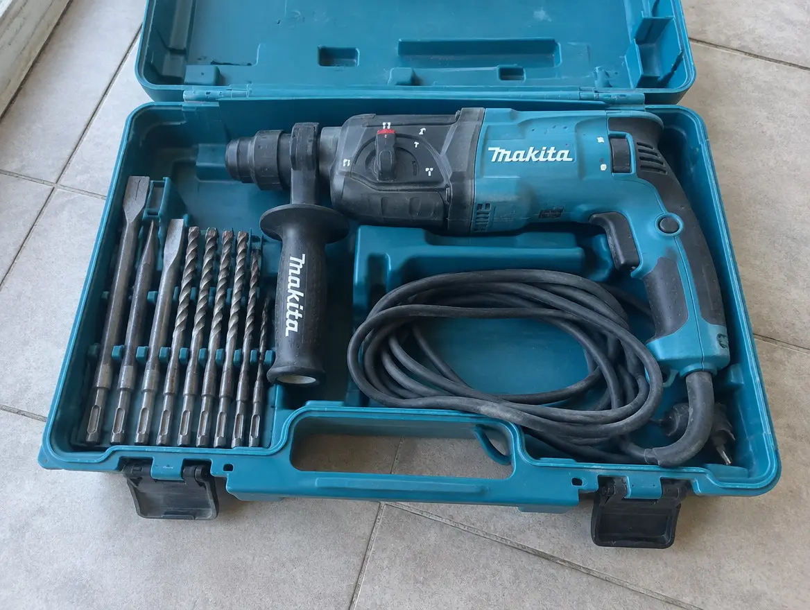 Перфоратор Makita HR2470, 780 Вт, SDS-plus, в кейсе — фото 1